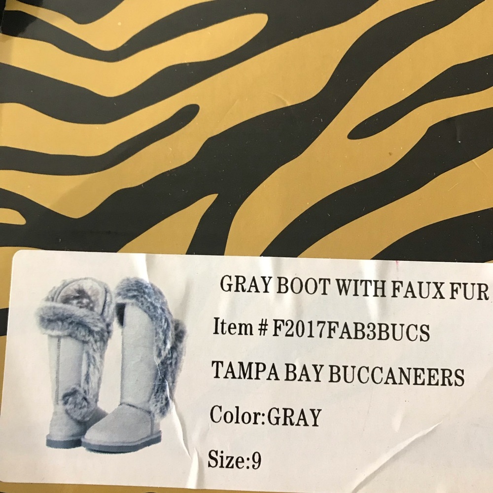 Boots - Picture 4 of 6